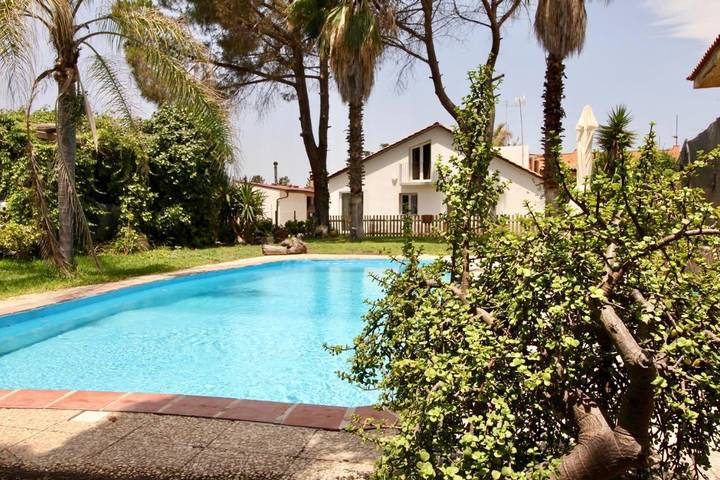 Appartamento per 4 persone, con Terrazza e Giardino nonché Piscina e Panorama a Agnone Bagni