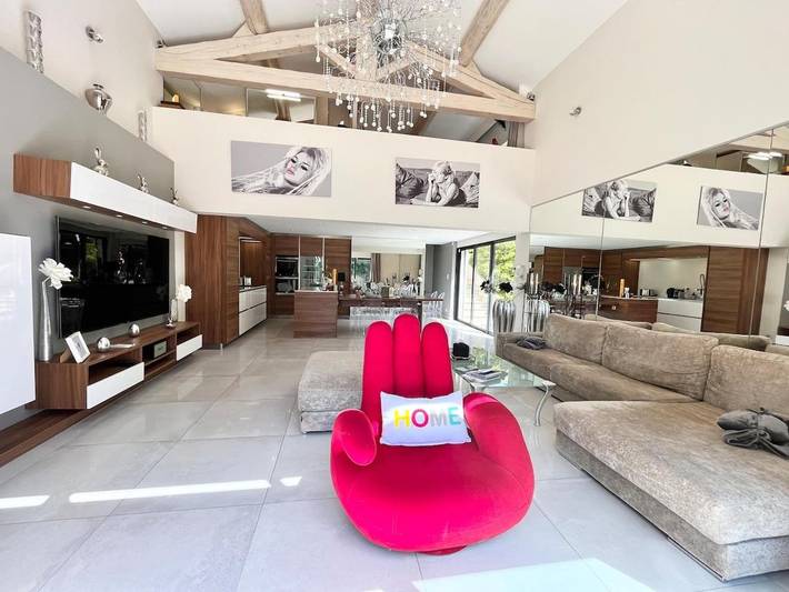 Maison de vacances pour 4 personnes, avec Balcon et Jacuzzi ainsi que Terrasse et Jardin