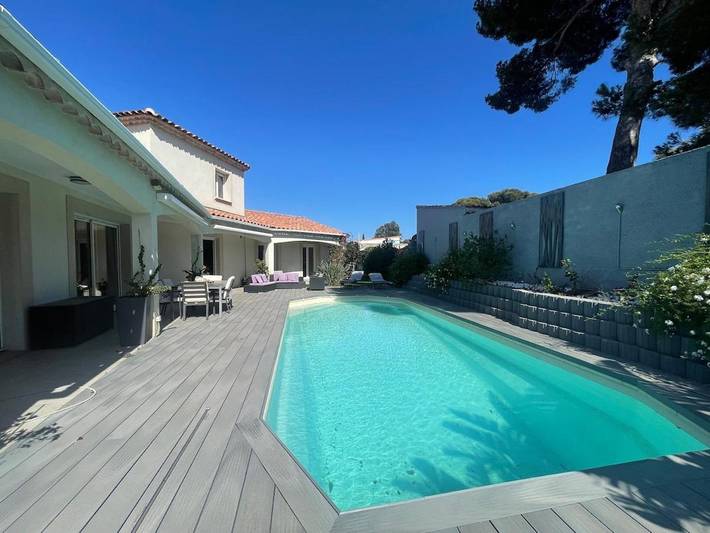 Villa pour 6 personnes, avec terrasse et piscine, animaux acceptés à Sausset-les-Pins
