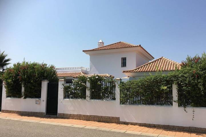 Ferienhaus für 8 Personen, mit Balkon und Garten in El Portil