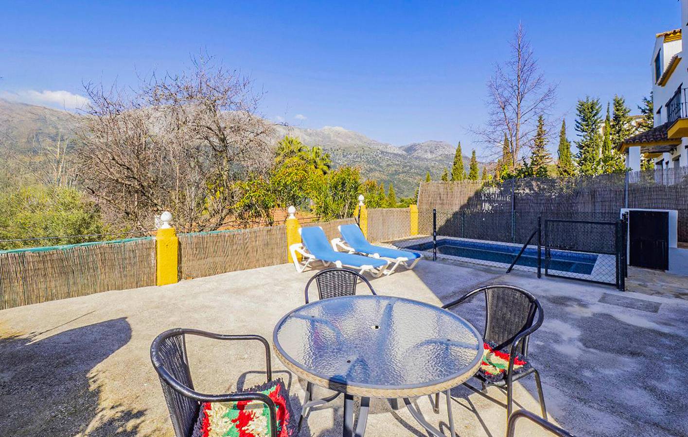 Encantador apartamento de 2 dormitorios con piscina cerca de los lugares de interés de Jimera de Líbar in Jimera de Líbar, Provincia de Málaga