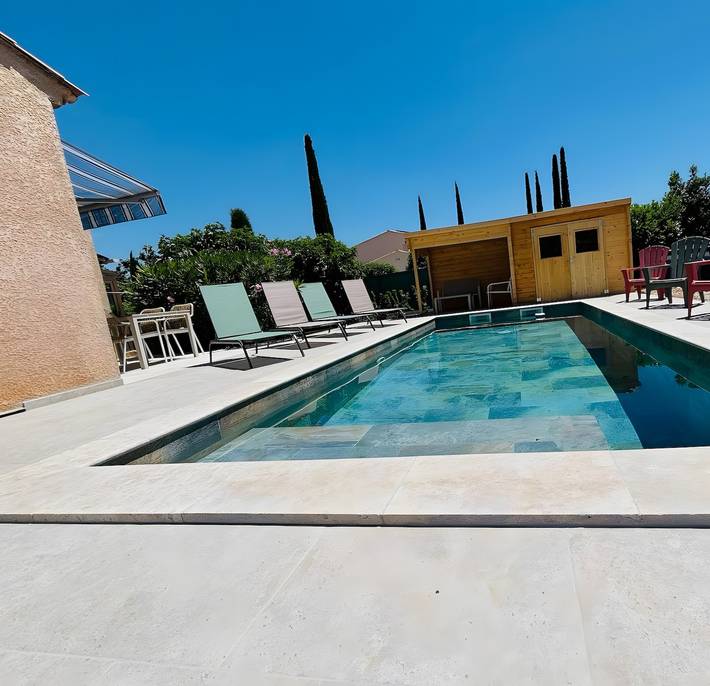 Villa Maste : vue montagne, Wi-Fi, climatisation, piscine privée in Aups, Région de Brignoles