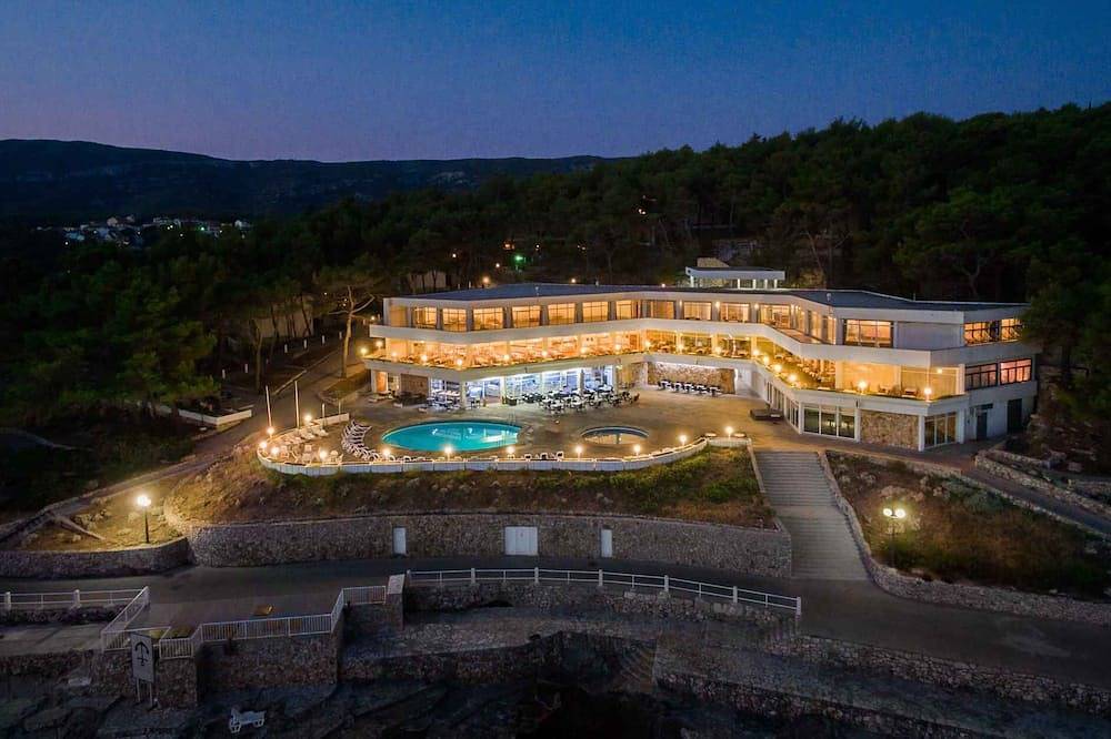 Appartement entier, Studio à proximité immédiate de la mer in Jelsa, Hvar