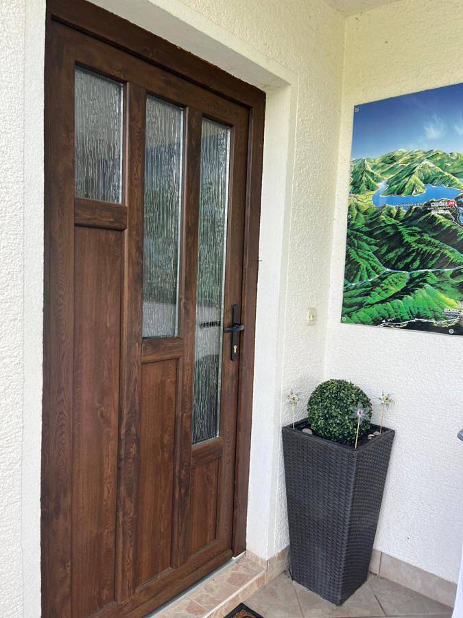 Gîte pour 2 personnes, avec jardin ainsi que vue et terrasse, adapté aux familles dans Poljanak - 4