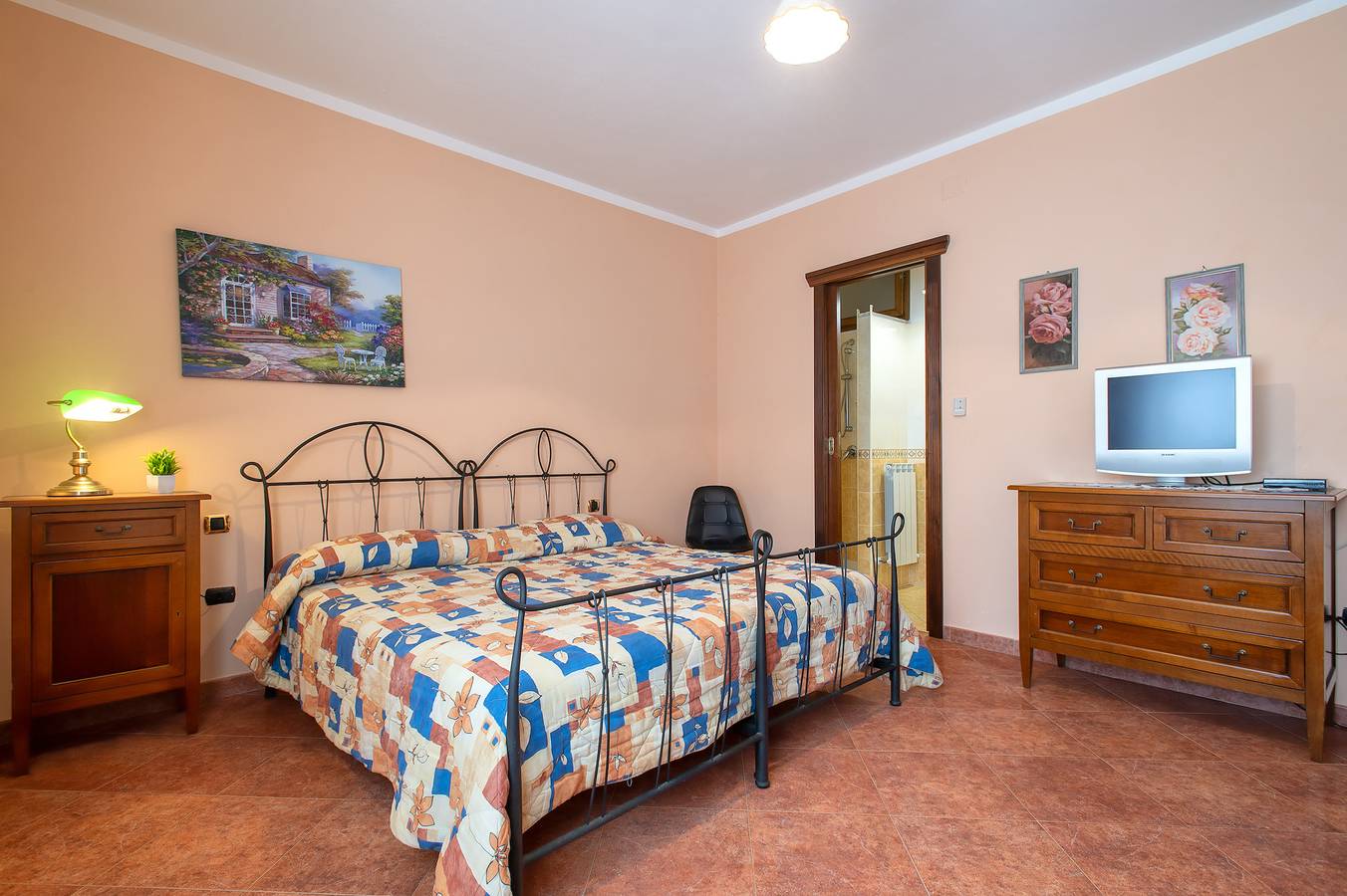 Chambre d'hôtes 'Tripla' avec vue sur la montagne, jardin privé et climatisation in Giave, Province de Sassari