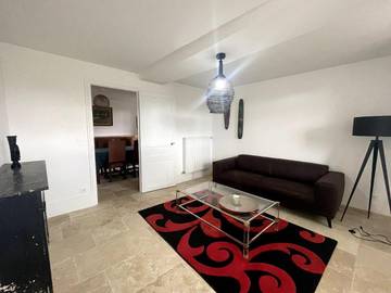 Gîte pour 4 personnes, avec terrasse et jardin à Avallon