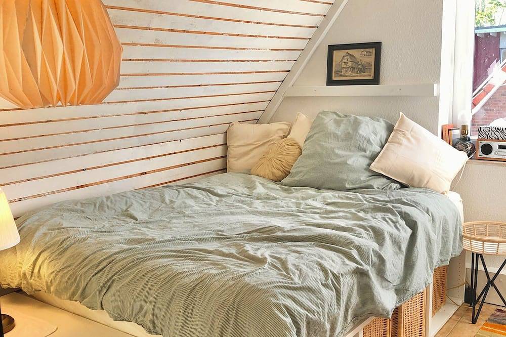 Ganze Wohnung, Gemütliches Studio im Dachgeschoss für 2 nahe Elbe und S1 in Wedel, Kreis Pinneberg