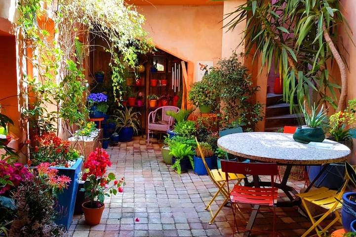 Location de vacances pour 4 personnes, avec terrasse à Nîmes