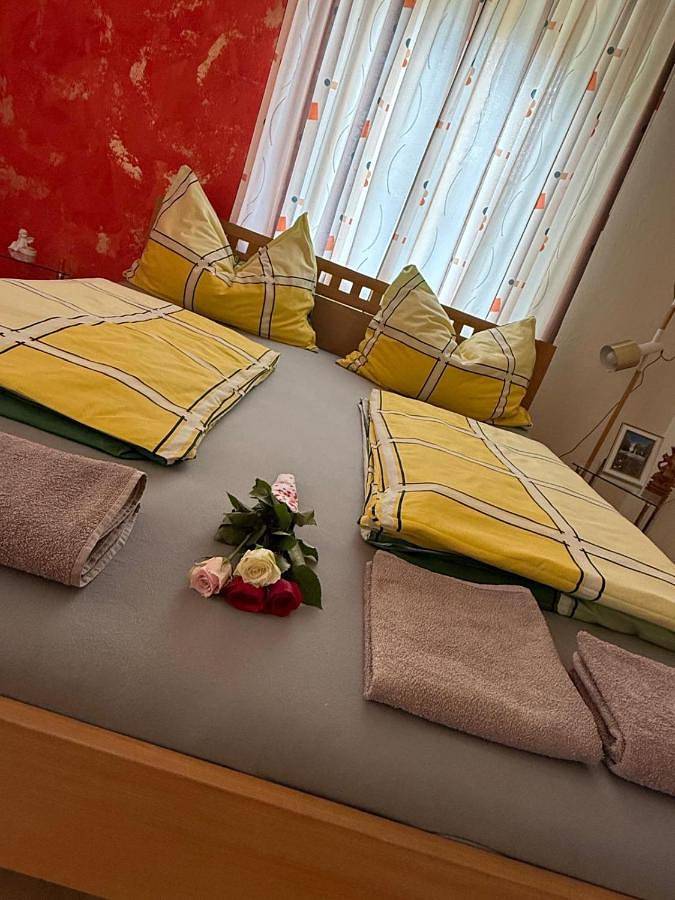Ferienwohnung für 4 Personen, mit Balkon und Garten sowie Ausblick in Rangersdorf