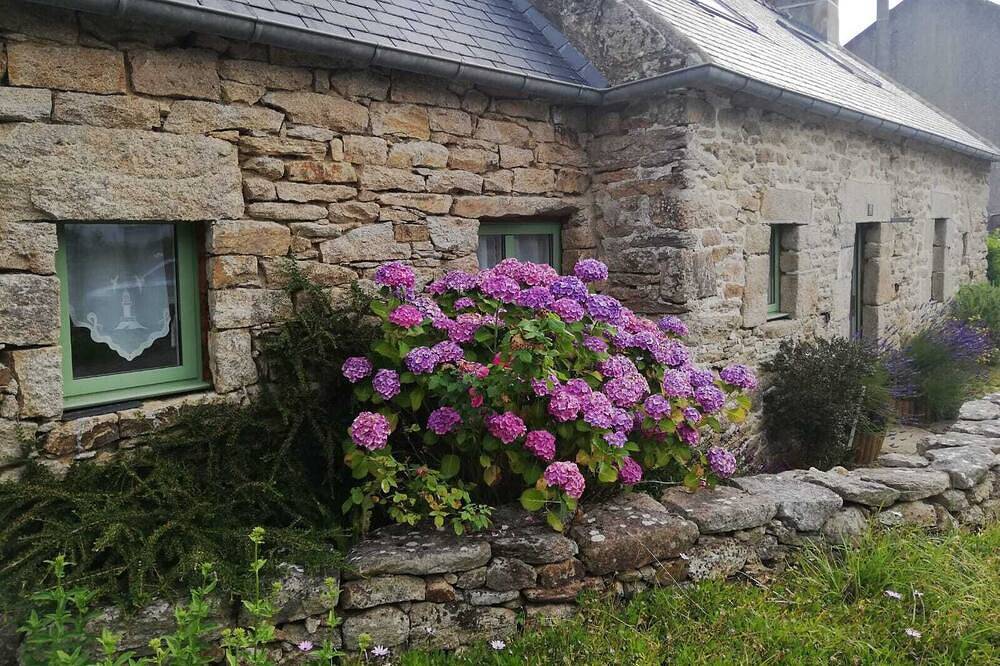 Steinhaus mit Garten, 2 Schlafzimmer, 4 Personen, komplett ausgestattet in Plozévet, Côte de Cornouaille