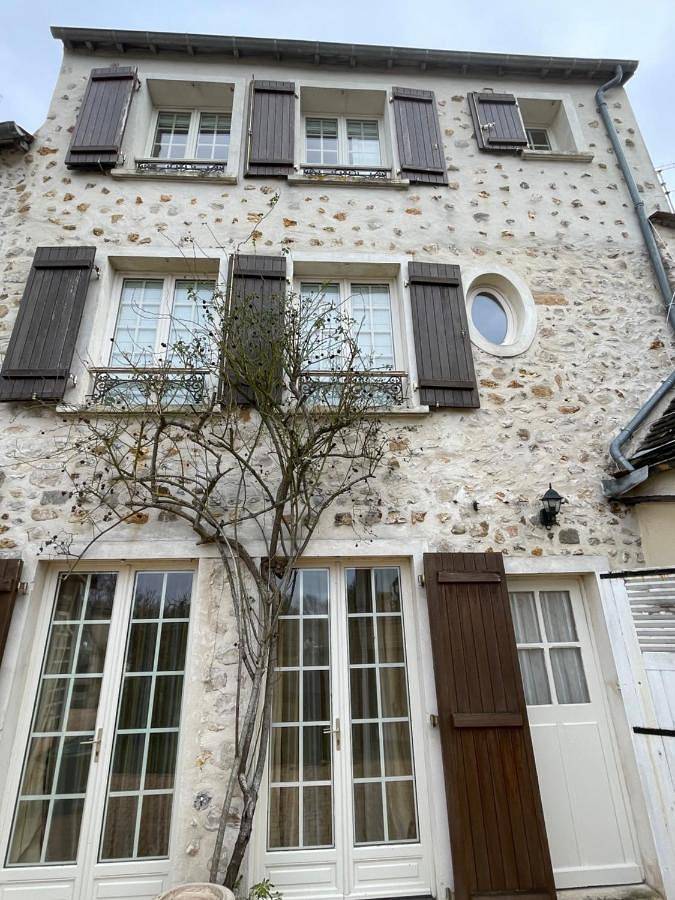 Chambre d’hôte pour 3 personnes, avec Terrasse ainsi que Jardin et Vue à Rochefort-en-Yvelines