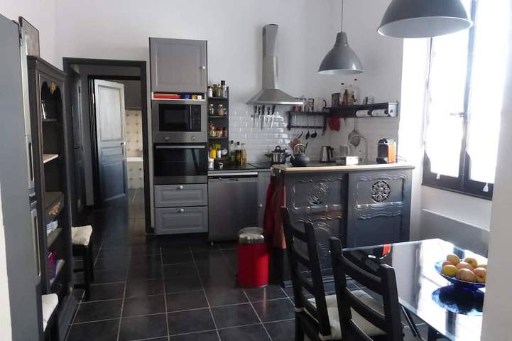 Gîte pour 6 personnes, avec balcon dans Casino De Hyeres