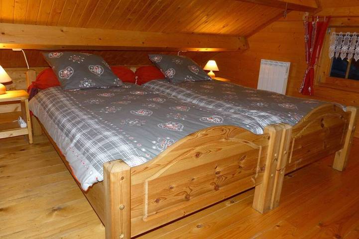Chalet bois esprit montagnard 2 à 4 pers 40m2 chambre séparée in Saint-Gervais-les-Bains, Pays du Mont-Blanc