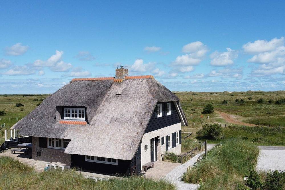 Kwikstaart ist eine Villa mit Sauna und freiem Blick auf die Dünen und das Meer. in Ballum, Westfriesische Inseln