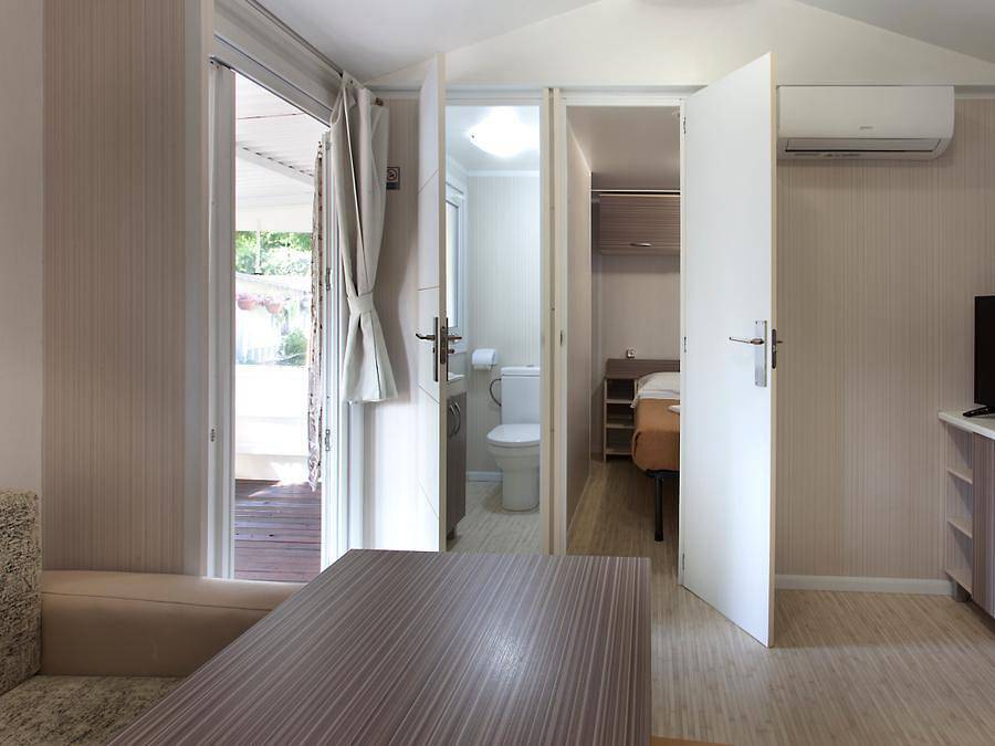 Villaggio Turistico Maderno - Mobilhome 4 personnes - Senza Vista Lago 24mq terrazzo/veranda chiuso in Maderno, Toscolano-Maderno