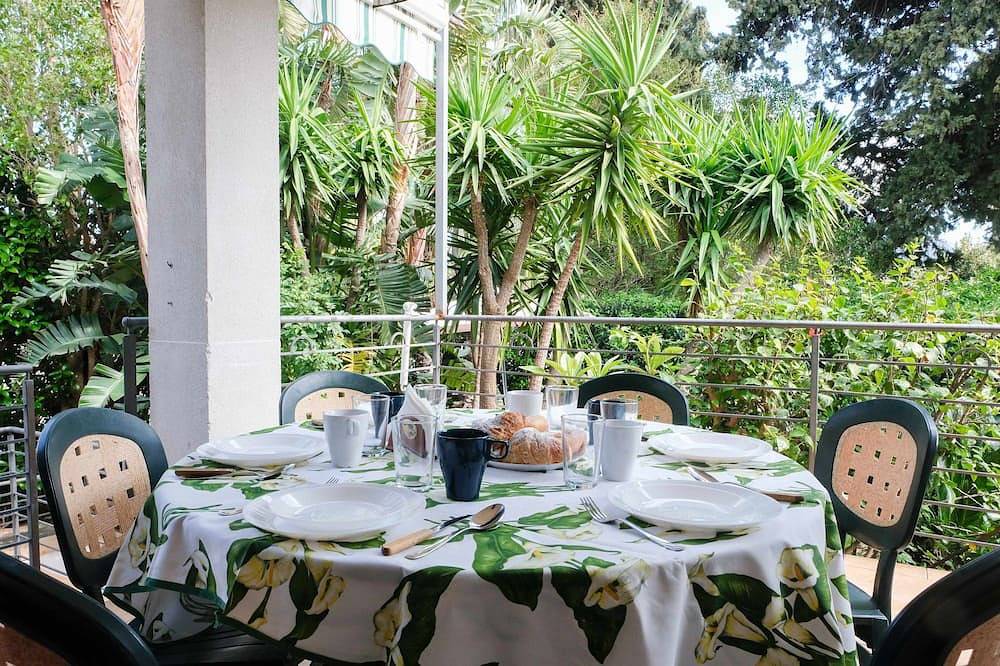 Grande Villa con Giardino e Bbq vicino al Mare in Spiaggia di Mondello, Palermo