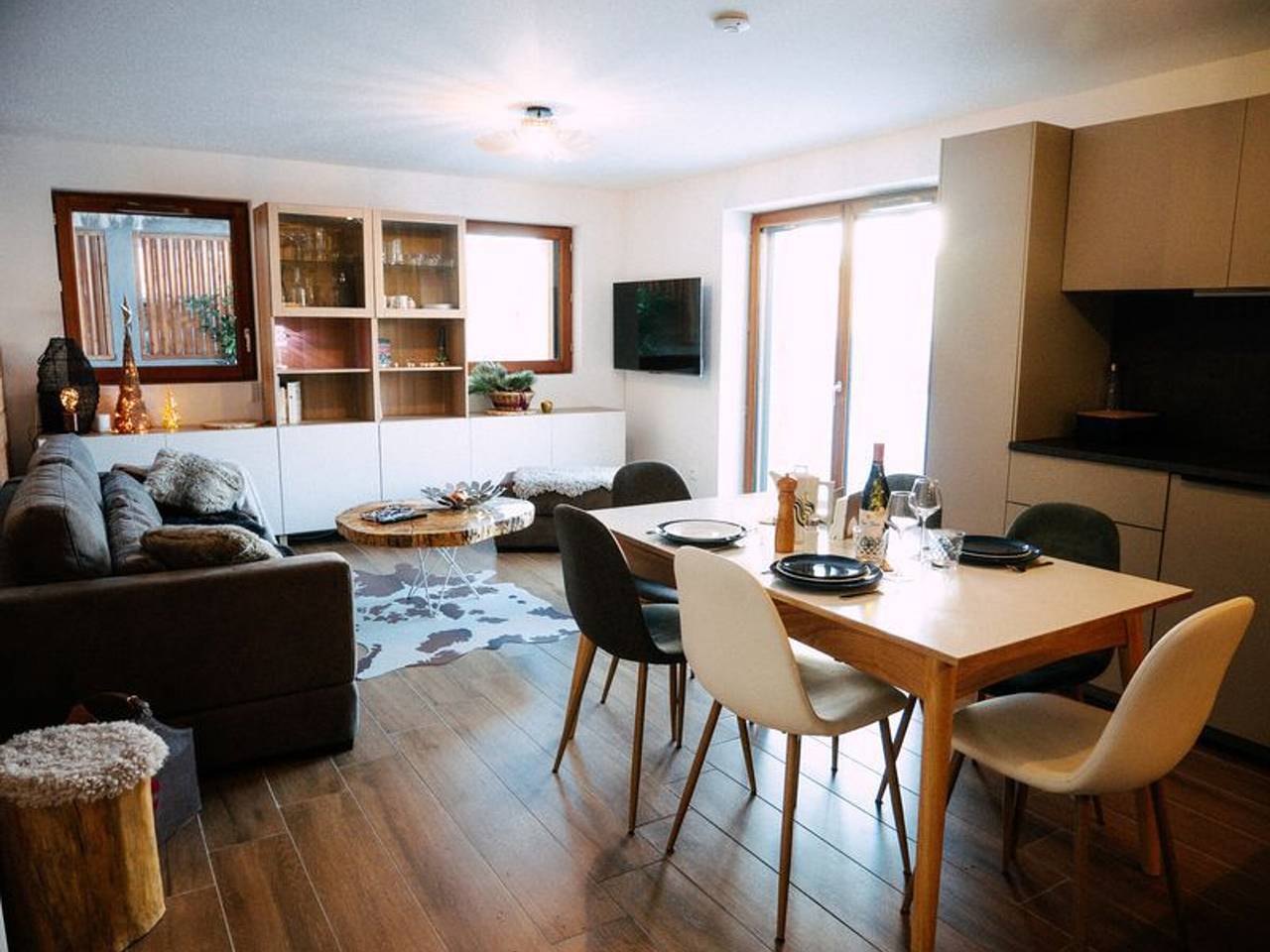 Appartement entier, Superbe appartement avec grande terrasse et parking à Vars in Vars, Région de Briançon