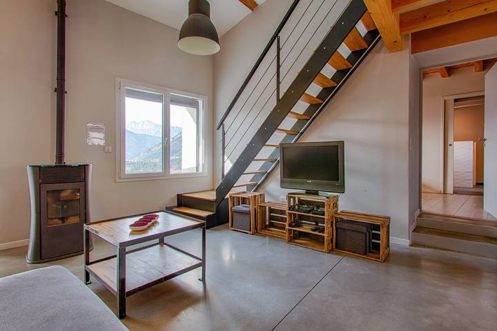 Maison de vacances 'Gîte Ludomi' avec vue sur les montagnes, balcon et Wi-Fi in Vercheny, Région de Die