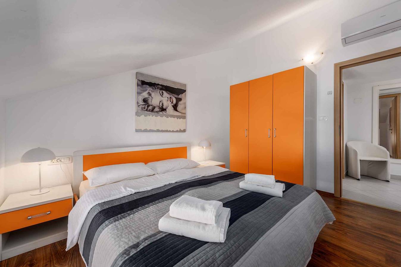 Geheel vakantieappartement, Vakantiewoning slechts 50m van het strand  in Umag, Regio Umag