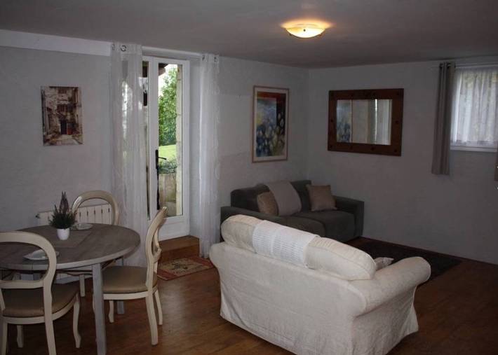 Gîte pour 4 personnes, avec piscine à Puy-l'Évêque - 2