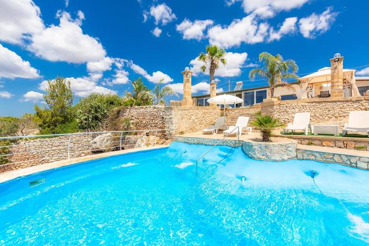 Villa für 9 Personen, mit Terrasse und Pool - 1