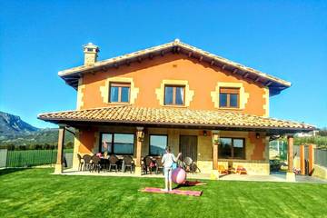 Casa rural para 14 personas en Allín