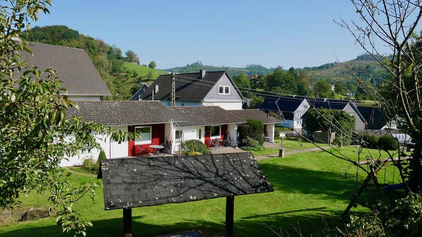 Ferienwohnung für 4 Personen, mit Balkon/Terrasse und Garten im Siegerland - 2