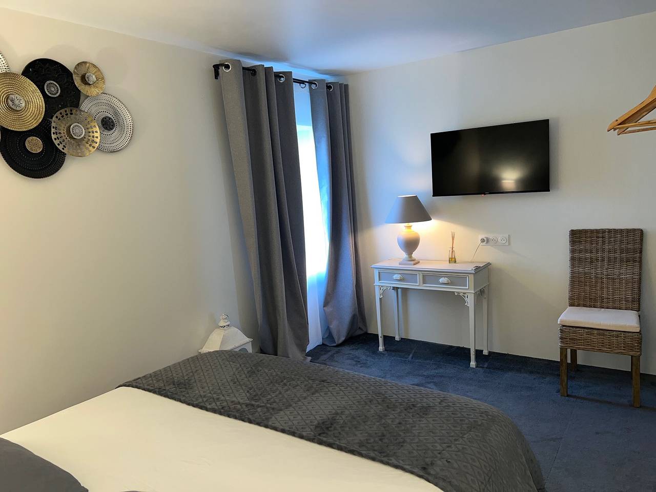 Chambre Ava Rose – Douceur, Élégance et Bien-être in Aigrefeuille-d'Aunis, Région de Rochefort