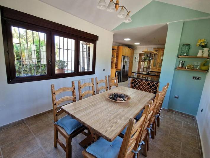 Casa rural para 10 personas, con piscina y vistas además de vistas al lago y jardín, Se admiten mascotas en Viñuela - 4