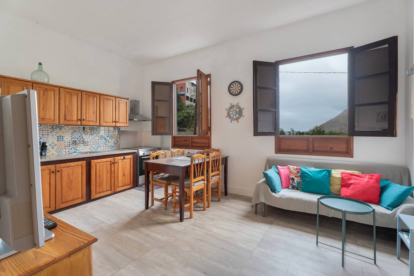 Casa de vacaciones 'El Hoyo' con vistas a la montaña, terraza privada y Wi-Fi in El Tabaibal, Hermigua