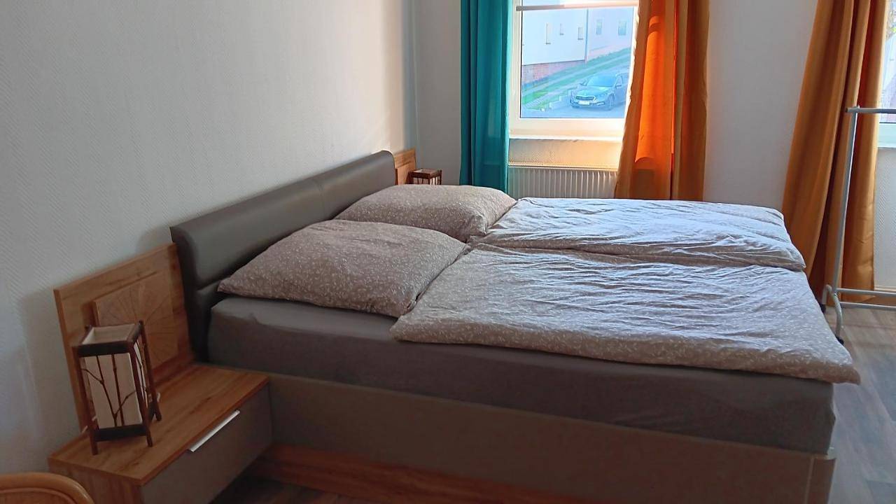 Ganze Wohnung, Two-Bedroom Apartment in Saalfelder Höhe, Saalfeld/Saale