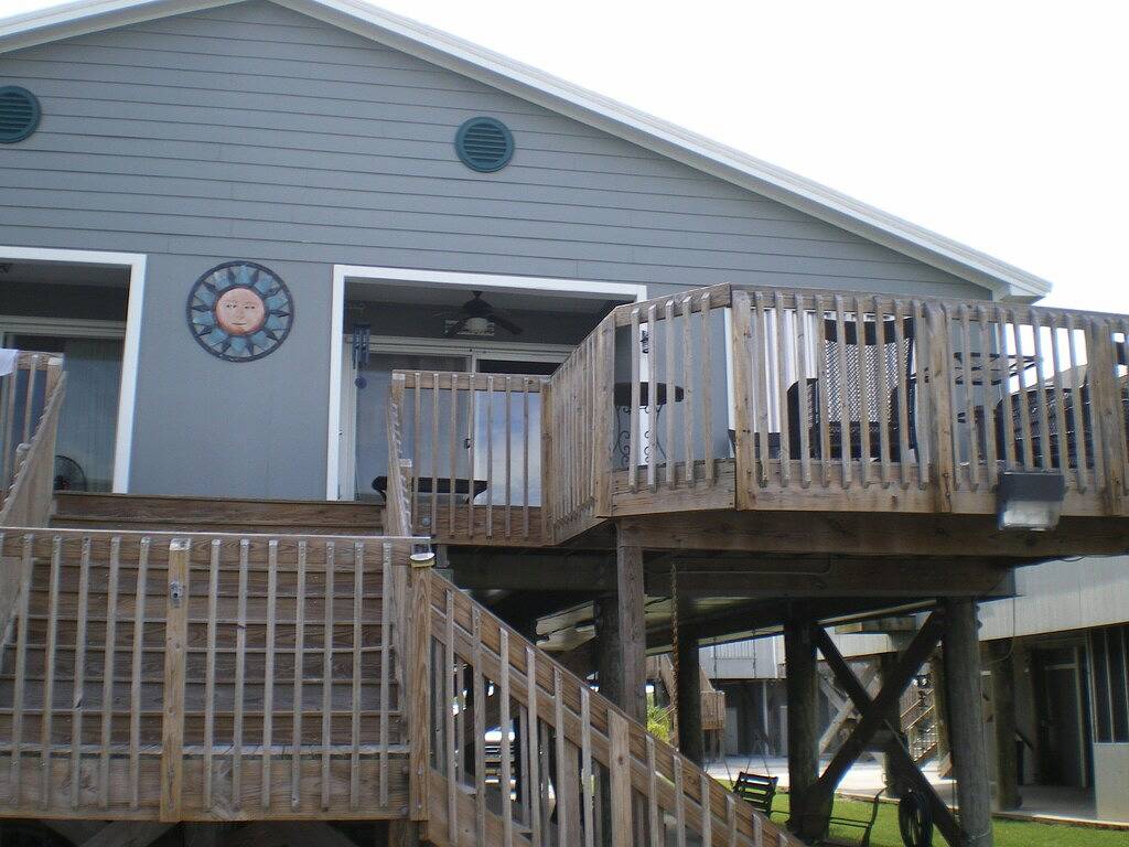 Ganze Wohnung, Family Owned Waterfront 3 Schlafzimmer / 2 Badezimmer Komplett eingerichtete Wohnung in Plaquemines Parish