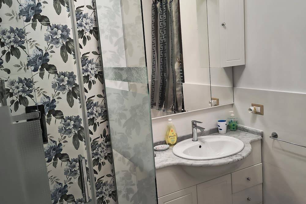 Villa mit Garten und herrlichem Meerblick. Parkplatz und kostenloses Wlan. in Monterosso al Mare, Monterosso al Mare Gemeinde