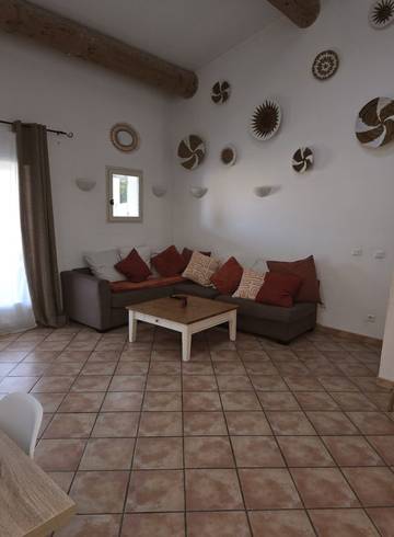 Gîte pour 6 personnes, avec terrasse dans Bac du sauvage