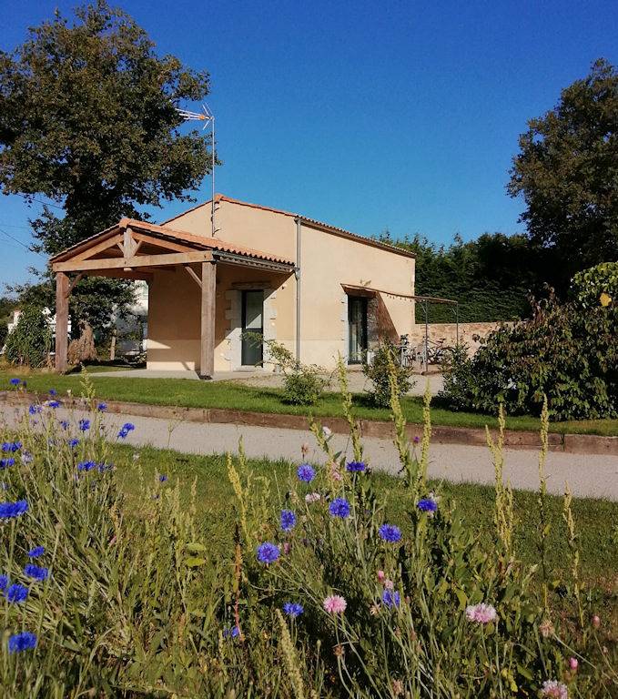 Gîte pour 2 personnes, avec terrasse et jardin dans 