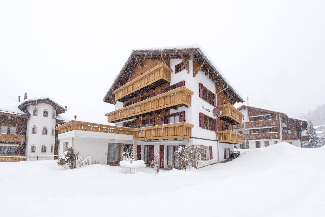 Geheel vakantieappartement, Vakantieappartement voor 5 personen met balkon in Grächen, Walliser Alpen