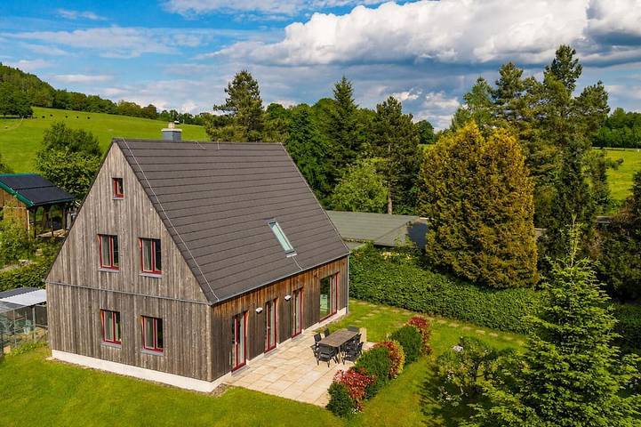 Ferienhaus für 12 Personen, mit Terrasse und Garten