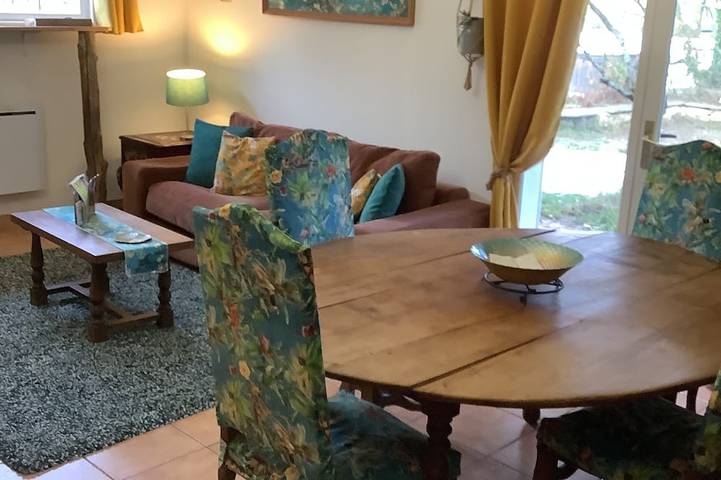 Location de vacances pour 6 personnes, avec piscine et jardin, animaux acceptés à Beychac-et-Caillau