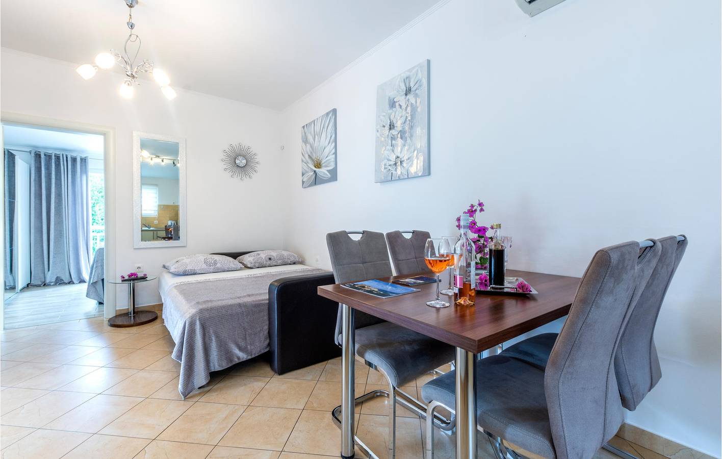 Ganze Ferienwohnung, Ferienwohnung für 4 Personen mit Terrasse in Kastel Novi, Kaštela