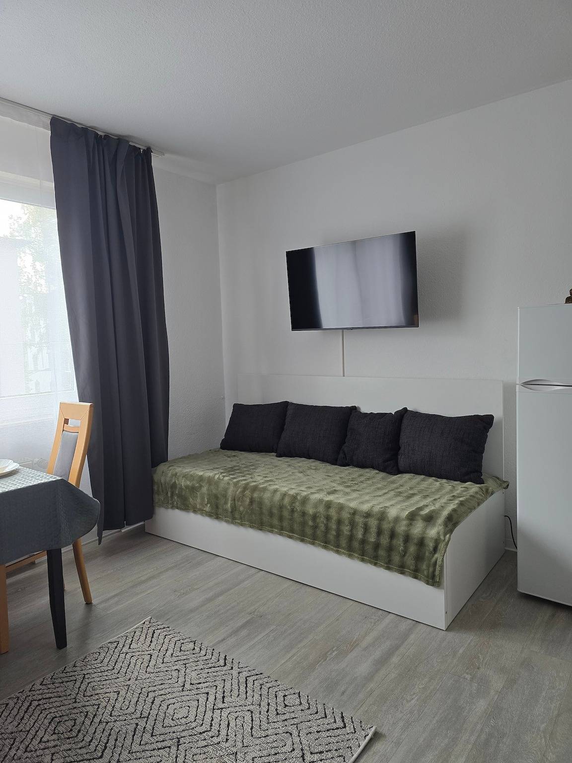 Ganze Wohnung, Apartment „Rhein Living Business“ mit Wlan in Meiderich/Beeck, Duisburg
