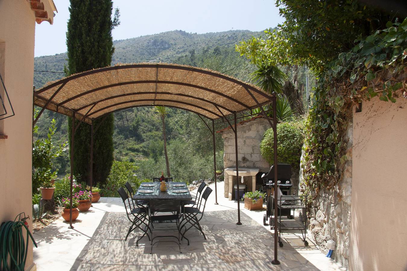 Villa “Stunning View” with Mountain Views, Private Pool, and Air Conditioning in Bendejun, Nice region