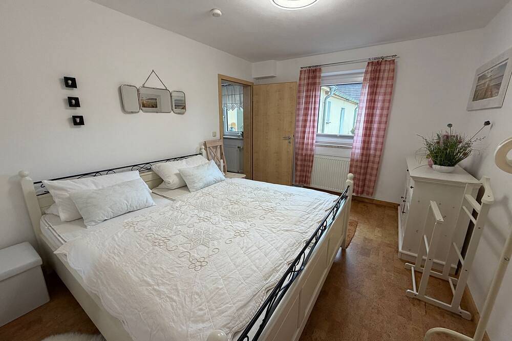 Ferienwohnung am Weidendom bei Stralsund - Ferienwohnung Erdgeschoss in Wendorf, Stralsund Umland