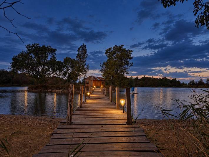 Entouré de Nature : Domaine Privé avec Maison, Lofts, Piscine, Étang pour Pêche, Terrasses et Confort Total in Bélâbre, Le Blanc und Umgebung