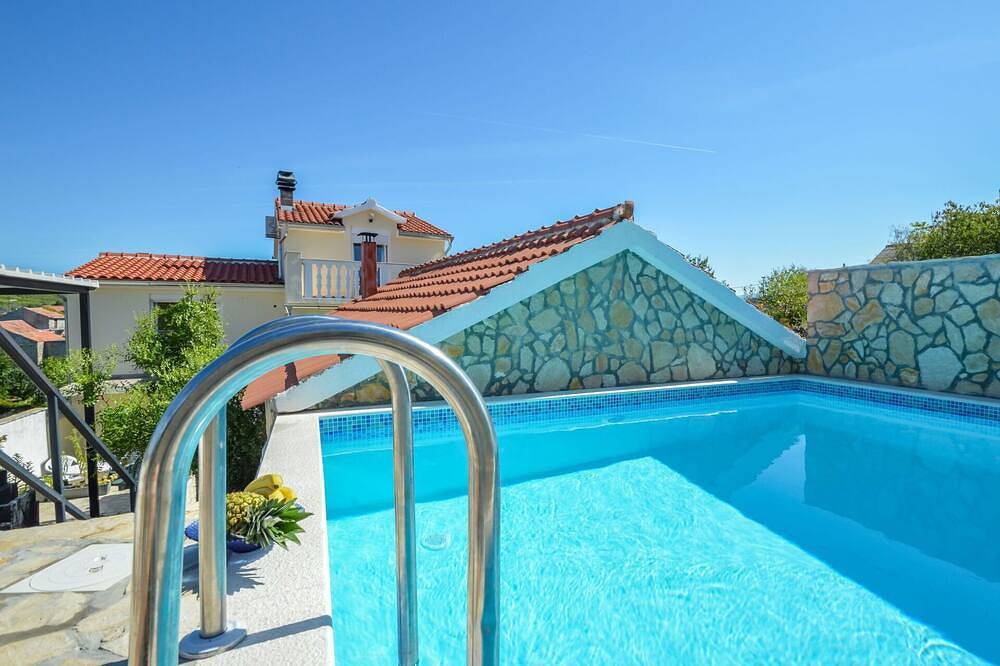 Casa vacanza a Scardona a partire da 239€ a notte