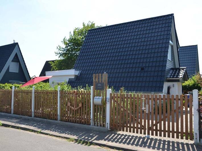 Ferienhaus für 3 Personen, mit Terrasse und Garten in Duhnen