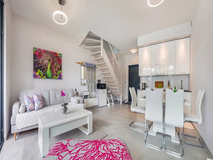 Ferienhaus für 6 Personen, mit Balkon und Pool
