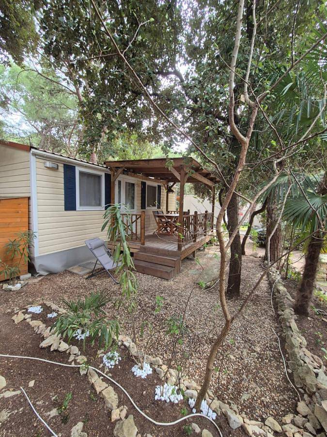 Camping für 5 Personen, mit Terrasse und Pool sowie Kinderpool in Pakostane - 3