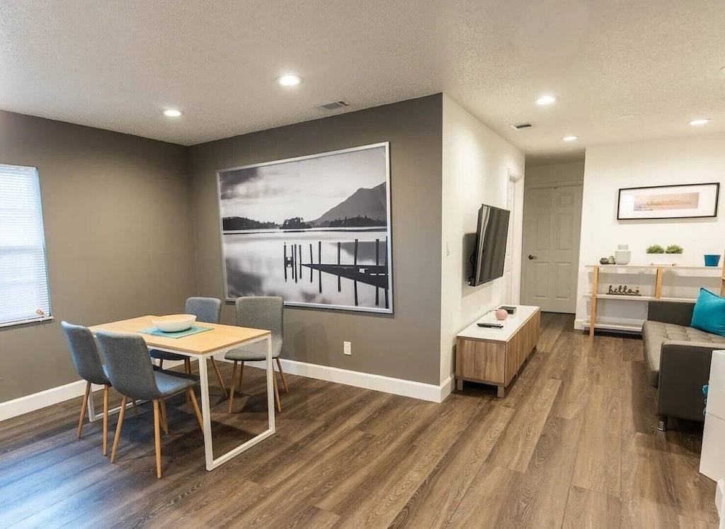 #10 Modern home beautify by Hyde Park-Joyful Mmts in Tampa, Tampa Bay