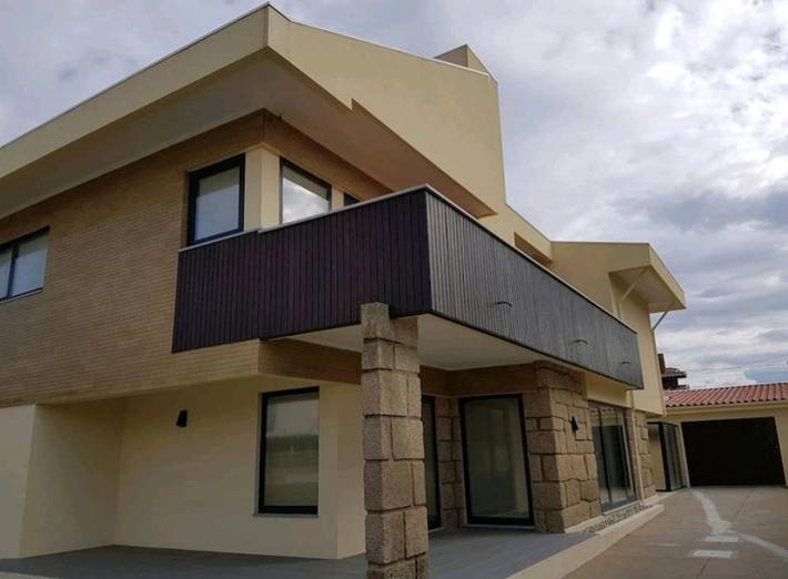 Ferienhaus für 10 Personen, mit Balkon und Terrasse sowie Garten und Ausblick in Mindelo