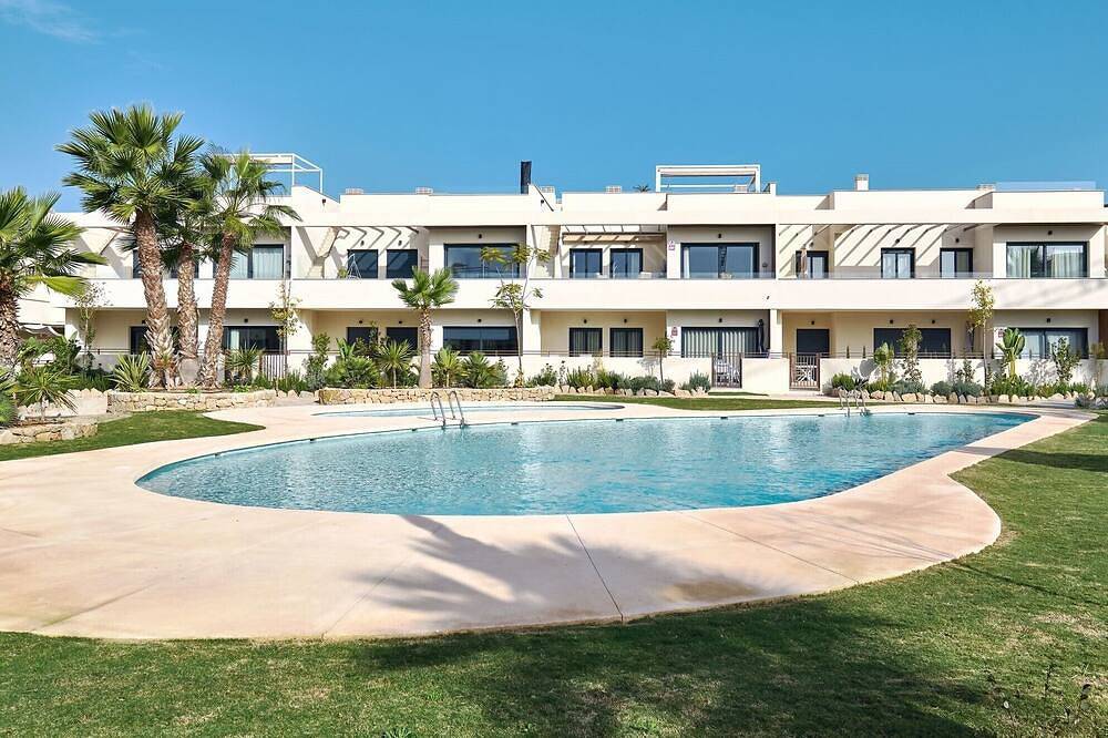 Apartment for 6 People in El Paraiso Torrevieja, Torrevieja